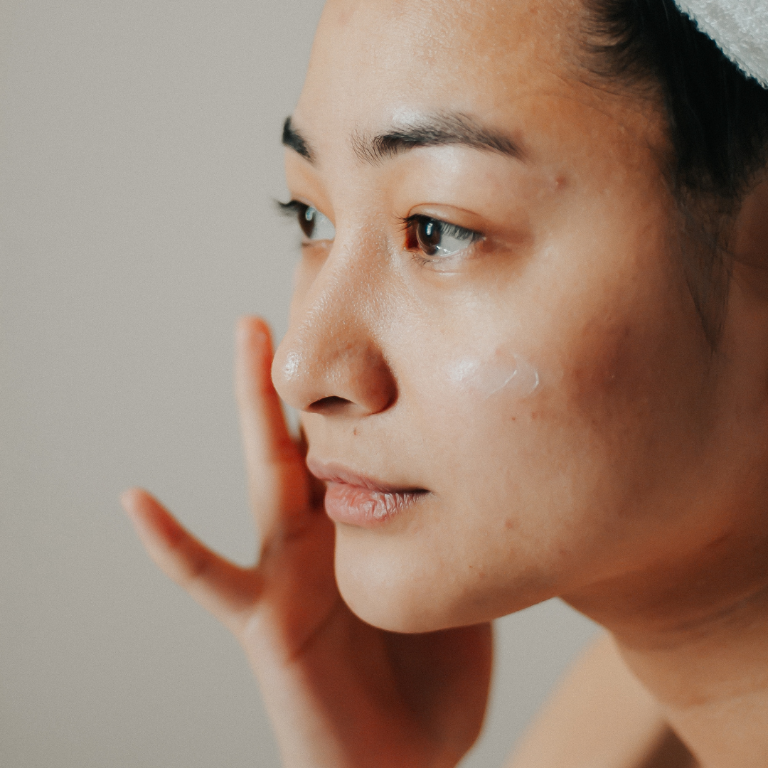 Gentle Renewal: Exfoliating Sensitive Skin with PHAs